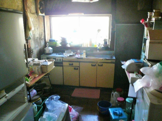 ダイニングキッチン作業前