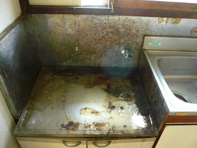 油まみれのキッチンクリーニング前