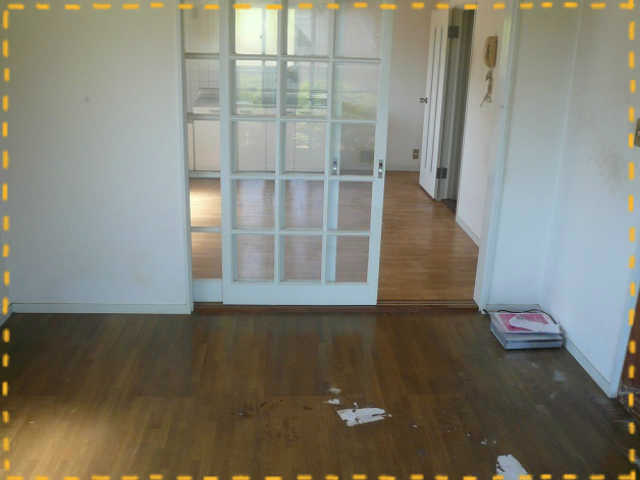 洋室も不用品やゴミがなくなりすっきり