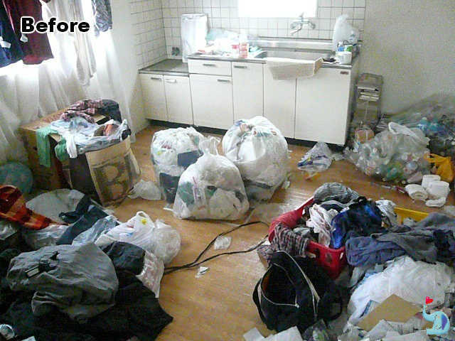 キッチン周りのゴミ、衣類など