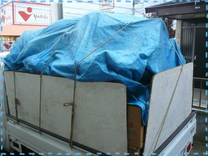 軽トラックに不用品が満載